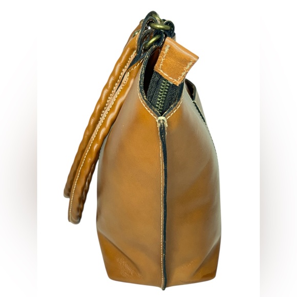 Patricia Nash Tan Leather Zip Top Tote Shoulder Bag Phone Pockets Front and Back - Picture 12 of 16